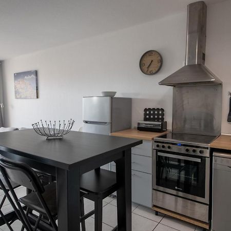 Appt De Charme Avec Grand Balcon Proche Avignon Wifi Gratuit Apartment Monteux Bagian luar foto