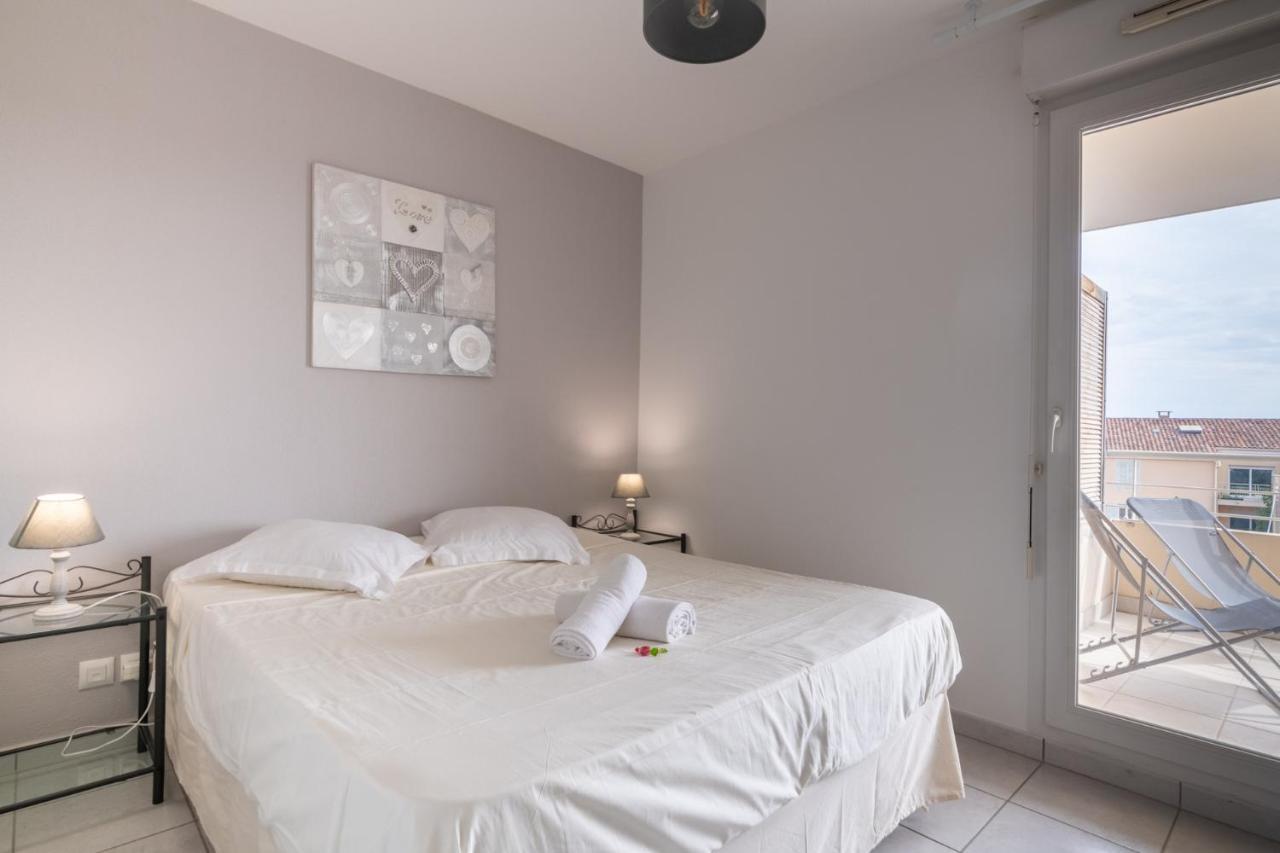 Appt De Charme Avec Grand Balcon Proche Avignon Wifi Gratuit Apartment Monteux Bagian luar foto